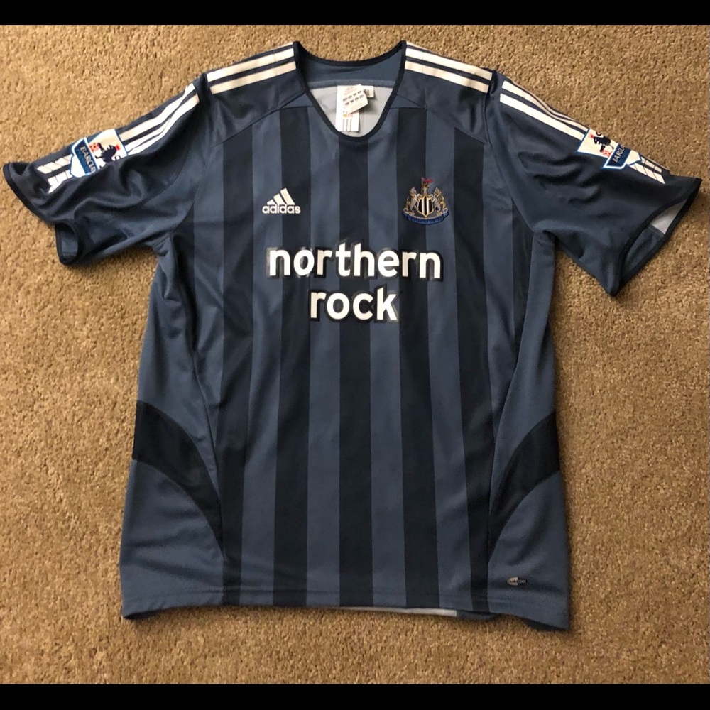 2005-2006 Newcastle United Alan Shearer away jersey